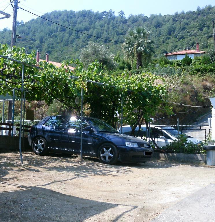 House Mantesos Apartment กอยนิรา ภายนอก รูปภาพ