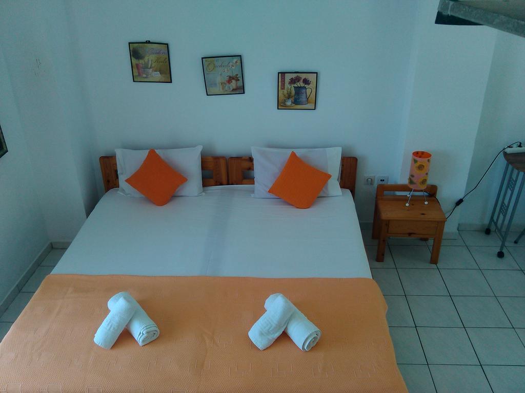 House Mantesos Apartment กอยนิรา ภายนอก รูปภาพ