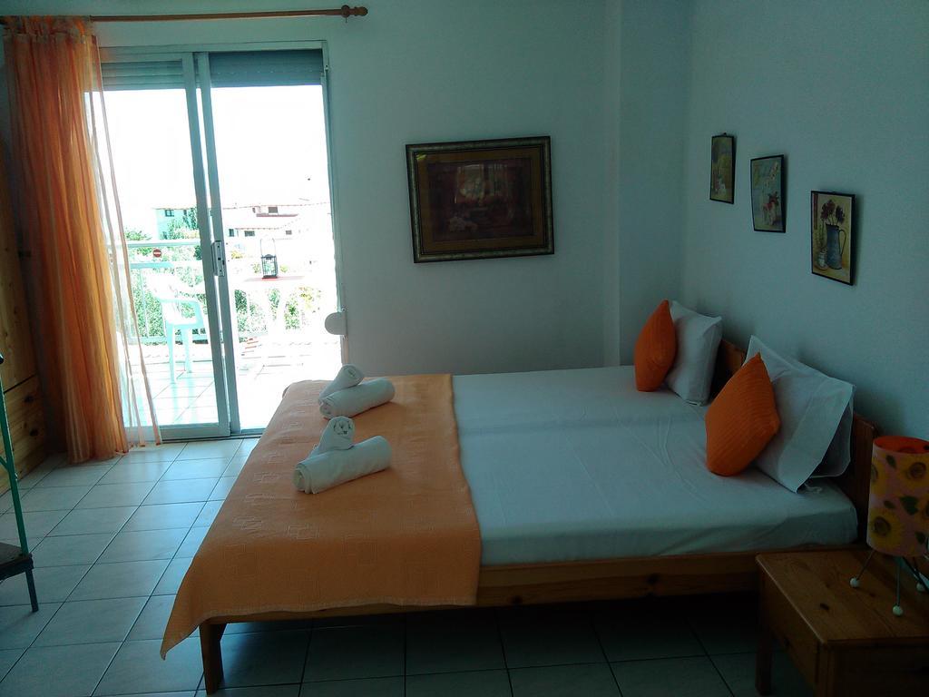 House Mantesos Apartment กอยนิรา ภายนอก รูปภาพ