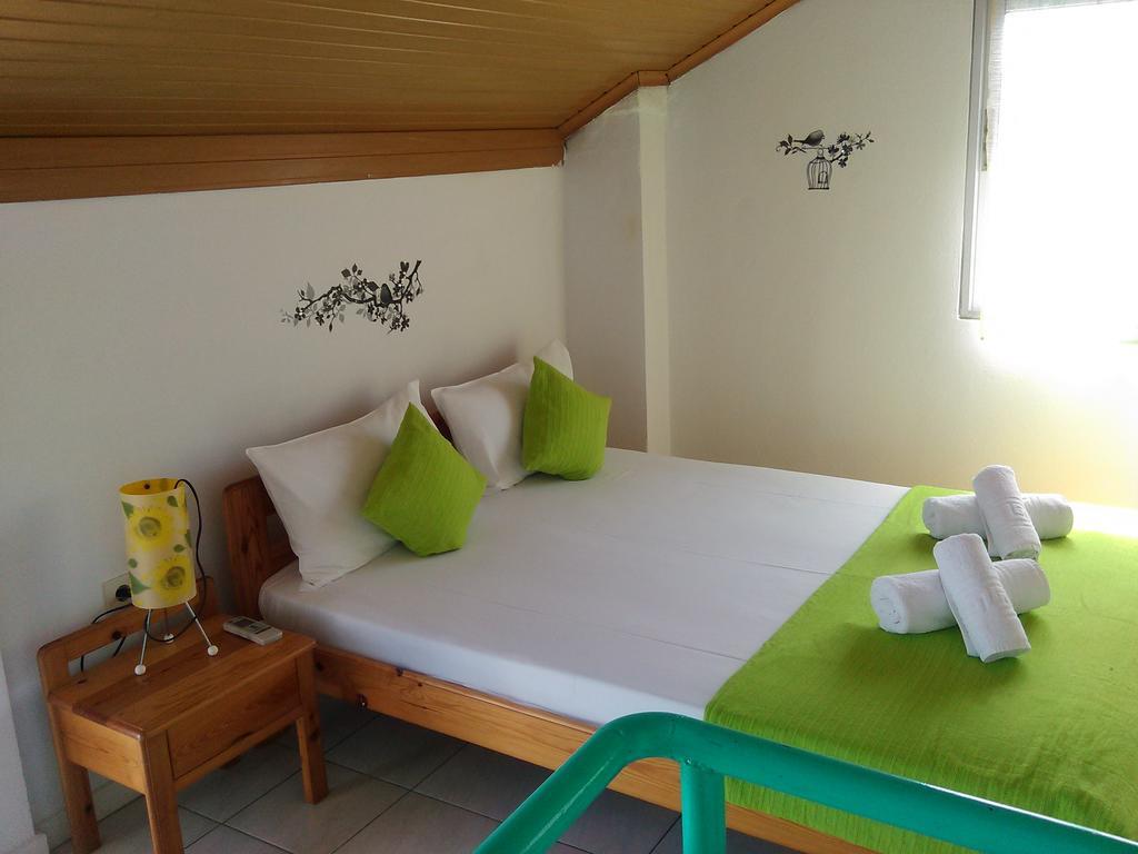 House Mantesos Apartment กอยนิรา ภายนอก รูปภาพ