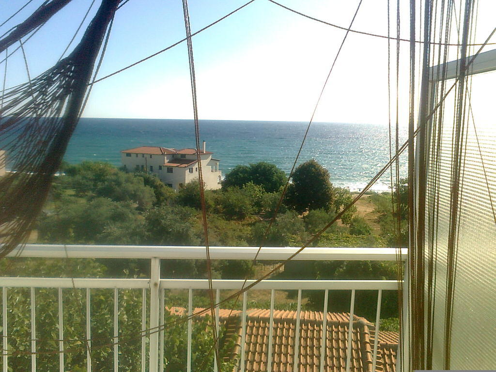 House Mantesos Apartment กอยนิรา ภายนอก รูปภาพ