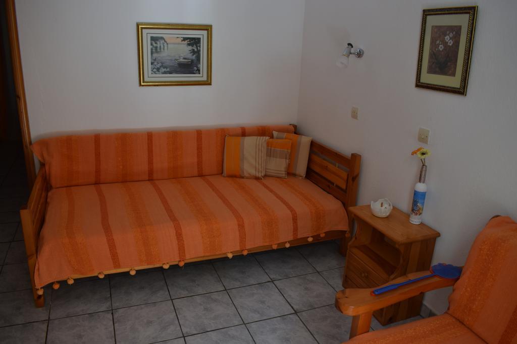House Mantesos Apartment กอยนิรา ภายนอก รูปภาพ