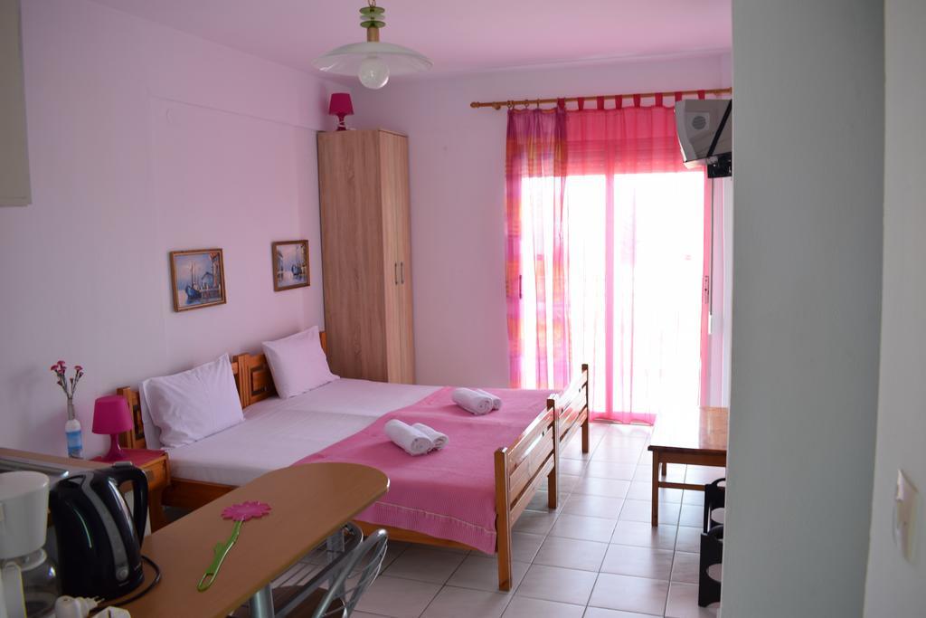 House Mantesos Apartment กอยนิรา ภายนอก รูปภาพ