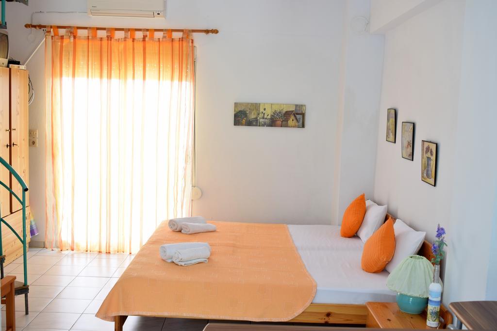 House Mantesos Apartment กอยนิรา ภายนอก รูปภาพ